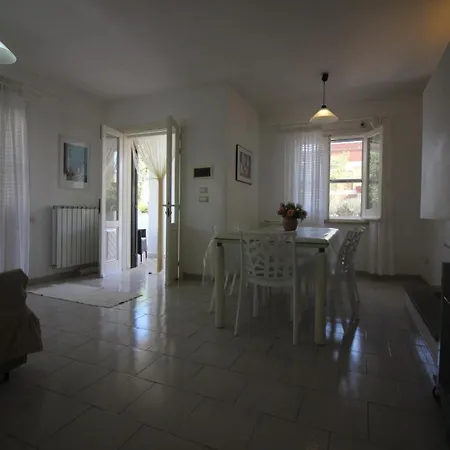 别墅 Melpignano 托雷桑塔萨宾娜